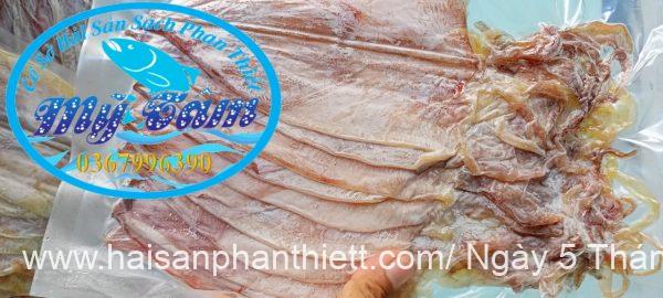 Mực Khô 18/20 con